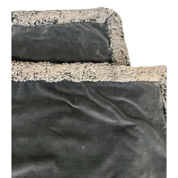 Pottery Barn Pillow Cover Set of 2 Velvet And Faux Fur Trim 20"x 20” Gray - Picture 2 of 10